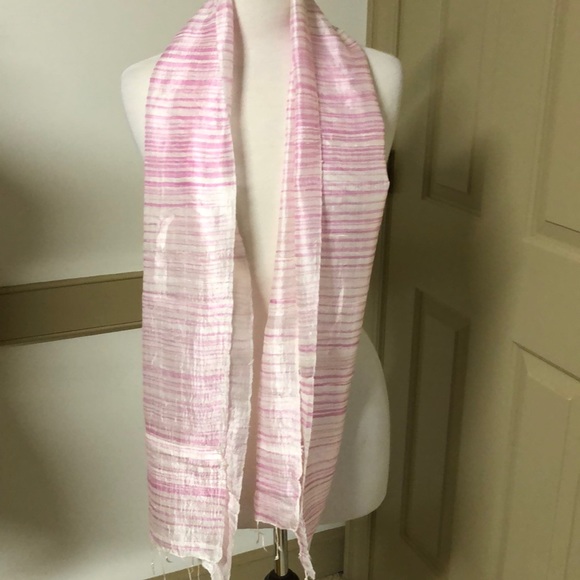 Pink and white striped raw silk scarf - Picture 4 of 7